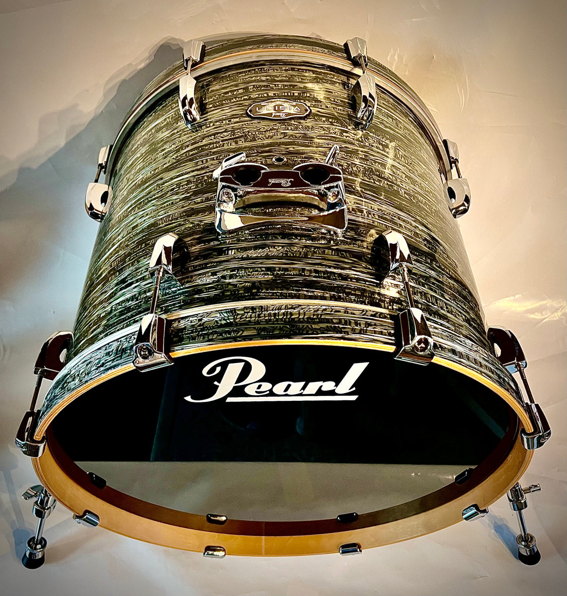 Pearl 22x18” VSX Vision Bass Drum in #431 Strata Black – DrumPickers