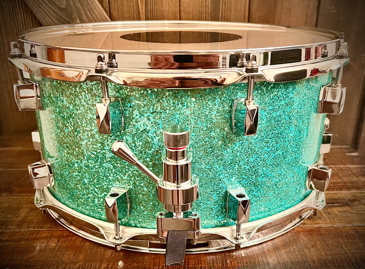 On The Edge 14x7” Snare Drum in Turquoise Glass Glitter – DrumPickers