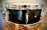 Pearl Custom Classic 14x5.5” One Piece Maple Shell Snare Drum in Piano Black Lacquer