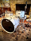 Pearl Decade Maple 6 Pc Shell Pack Drum Kit in White Satin Pearl