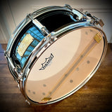 Pearl Custom Classic 14x5.5” One Piece Maple Shell Snare Drum in Piano Black Lacquer